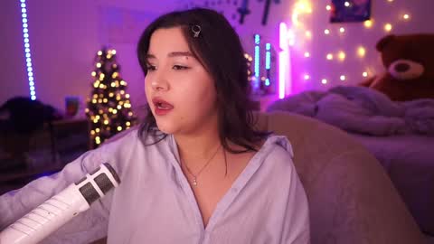 Snapshot of roxysuh chatting on December 9, 2024, 8:22 am roxysuh online show from December 9, 2024, 8:22 am