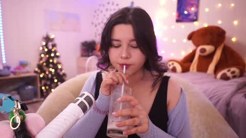 Snapshot of roxysuh chatting on December 18, 2024, 7:15 am roxysuh online show from December 18, 2024, 7:15 am