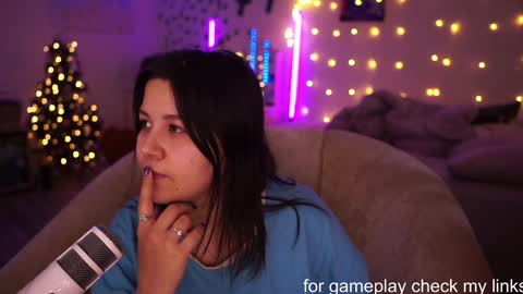 Snapshot of roxysuh chatting on January 22, 2025, 8:51 am roxysuh online show from January 22, 2025, 8:51 am