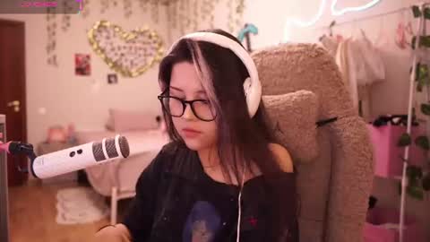 Snapshot of roxysuh chatting on June 29, 2026, 7:36 am roxysuh online show from June 29, 2026, 7:36 am