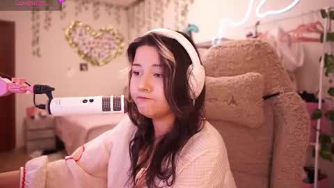 Snapshot of roxysuh chatting on July 6, 2026, 8:33 am roxysuh online show from July 6, 2026, 8:33 am