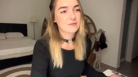 Roxy online show from March 31, 2026, 1:22 pm