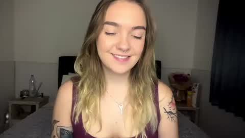 Snapshot of roxysweetdream chatting on July 29, 2026, 3:21 pm Roxy online show from July 29, 2026, 3:21 pm