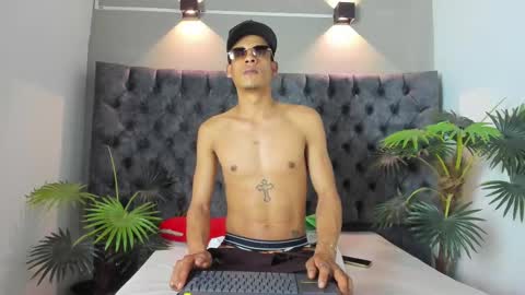 ROY online show from October 2, 2025, 8:05 pm