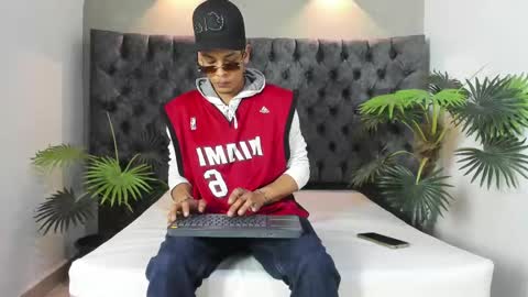 ROY online show from October 5, 2025, 8:07 pm
