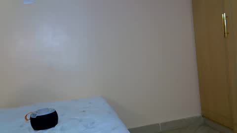 Snapshot of royalseductress chatting on March 22, 2026, 9:51 pm royalseductress online show from March 22, 2026, 9:51 pm