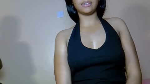Snapshot of royalseductress chatting on March 25, 2026, 10:05 pm royalseductress online show from March 25, 2026, 10:05 pm