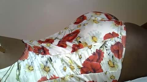 Snapshot of royalseductress chatting on April 11, 2026, 7:45 am royalseductress online show from April 11, 2026, 7:45 am