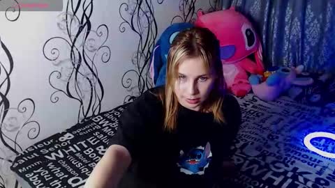 angela online show from September 25, 2025, 9:40 pm