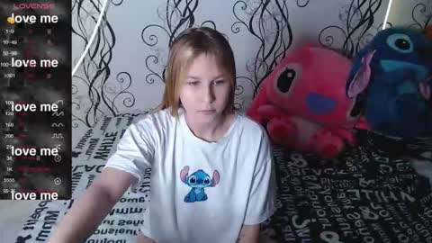 angela online show from October 22, 2025, 1:11 pm