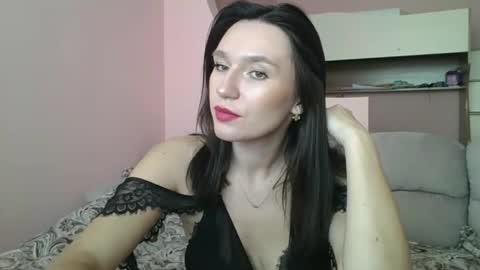 Roza05x online show from September 17, 2025, 9:33 am