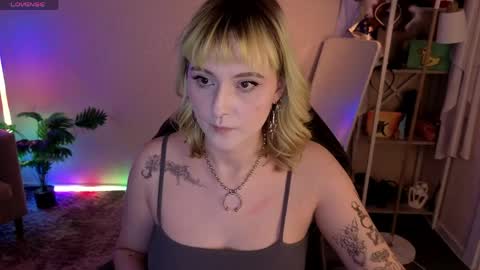 Roziett online show from March 29, 2026, 8:47 am