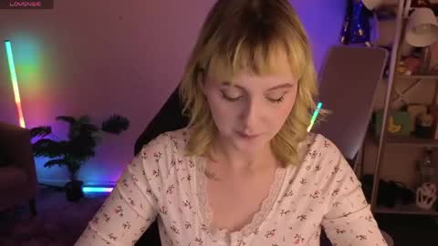 Roziett online show from April 16, 2026, 9:10 am