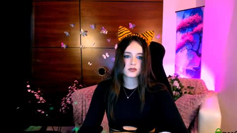 Snapshot of rozmary_ket chatting on January 6, 2025, 5:06 pm Im Rozmary nice to meet you 3 online show from January 6, 2025, 5:06 pm