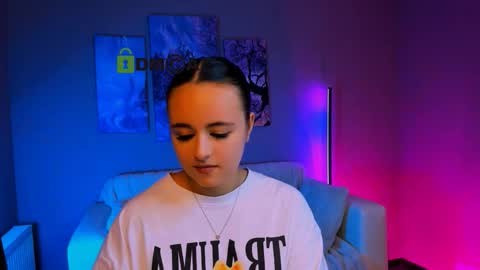 Snapshot of rozmary_ket chatting on September 24, 2025, 3:59 pm Im Rozmary nice to meet you 3 online show from September 24, 2025, 3:59 pm