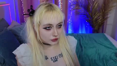 Rraffaellka online show from May 27, 2026, 1:57 am