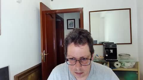 Snapshot of ruben433928 chatting on June 7, 2026, 10:19 am Ruben online show from June 7, 2026, 10:19 am