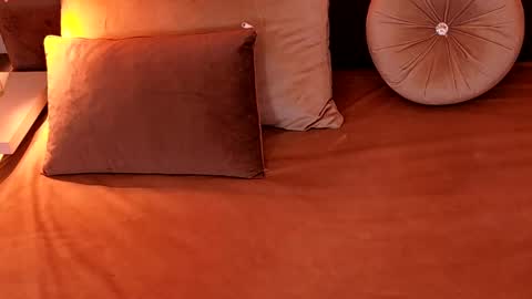 Ruby Luxe online show from April 7, 2026, 4:24 am