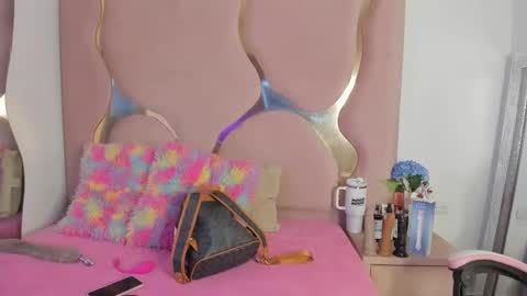 rubyxht online show from November 12, 2025, 12:27 pm