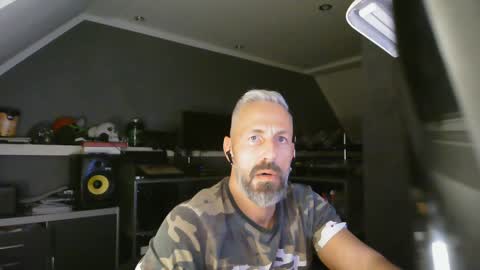 Chico que rico Caliente online show from January 5, 2025, 4:06 pm