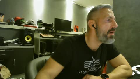 Chico que rico Caliente online show from January 8, 2025, 6:52 am