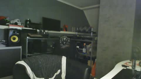 Chico que rico Caliente online show from January 18, 2025, 5:48 pm