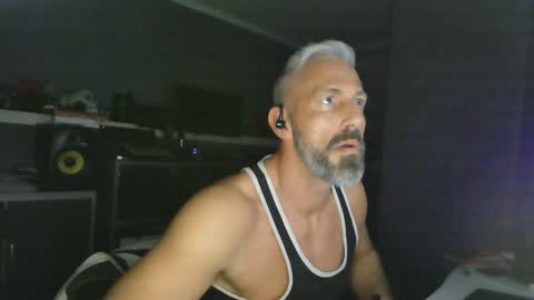 Chico que rico Caliente online show from January 29, 2025, 2:09 am