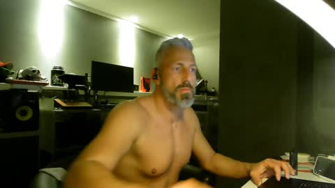 Chico que rico Caliente online show from February 11, 2025, 3:29 am