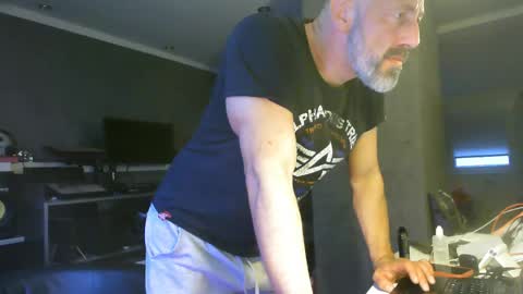 Chico que rico Caliente online show from May 2, 2026, 6:24 pm