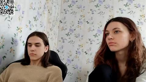 Snapshot of rusmedium chatting on April 2, 2026, 7:17 am Lisa and Vlad online show from April 2, 2026, 7:17 am