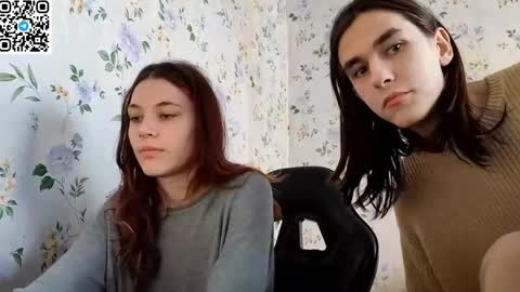 Snapshot of rusmedium chatting on April 5, 2026, 7:05 am Lisa and Vlad online show from April 5, 2026, 7:05 am