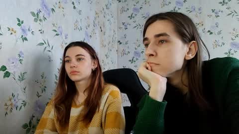 Snapshot of rusmedium chatting on April 8, 2026, 7:41 am Lisa and Vlad online show from April 8, 2026, 7:41 am