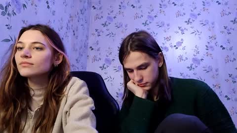 Snapshot of rusmedium chatting on April 10, 2026, 7:40 pm Lisa and Vlad online show from April 10, 2026, 7:40 pm