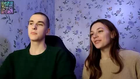 Snapshot of rusmedium chatting on April 24, 2026, 8:22 pm Lisa and Vlad online show from April 24, 2026, 8:22 pm