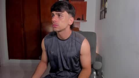 Snapshot of russ_w8 chatting on March 11, 2025, 12:39 pm Russ online show from March 11, 2025, 12:39 pm