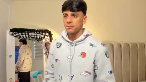 Snapshot of russ_w8 chatting on October 3, 2025, 11:29 am Russ online show from October 3, 2025, 11:29 am