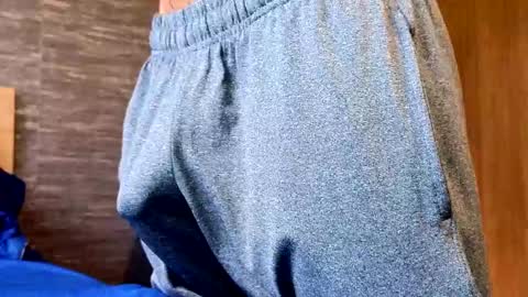 Snapshot of russell_adams_ chatting on February 5, 2025, 9:18 pm R U S S E L L online show from February 5, 2025, 9:18 pm