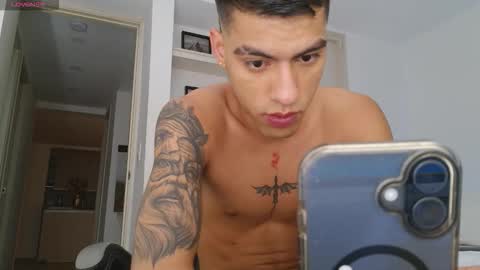 Snapshot of russell_adams_ chatting on December 18, 2025, 12:06 am R U S S E L L online show from December 18, 2025, 12:06 am