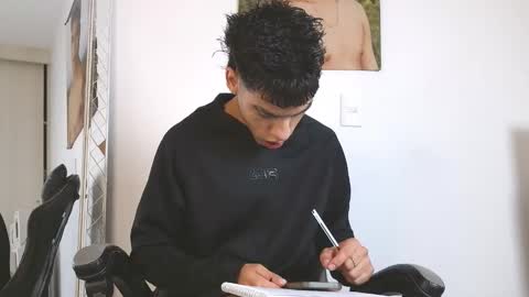  R U S S E L L  online show from February 26, 2026, 2:16 pm