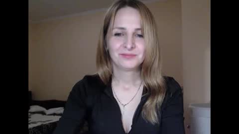 Snapshot of ruthpark chatting on October 31, 2025, 7:37 pm Ruth online show from October 31, 2025, 7:37 pm