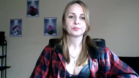 Snapshot of ruthpark chatting on May 11, 2026, 3:29 pm Ruth online show from May 11, 2026, 3:29 pm