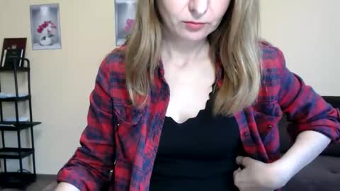 Snapshot of ruthpark chatting on May 14, 2026, 9:27 am Ruth online show from May 14, 2026, 9:27 am