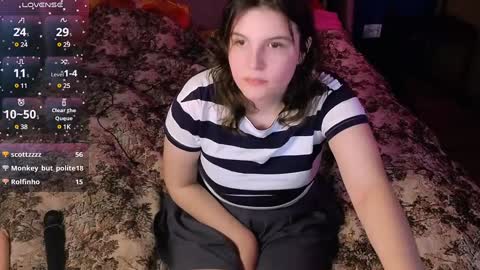 Ruyjin online show from December 9, 2024, 7:29 pm