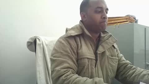 rwb17 online show from February 20, 2025, 10:59 am