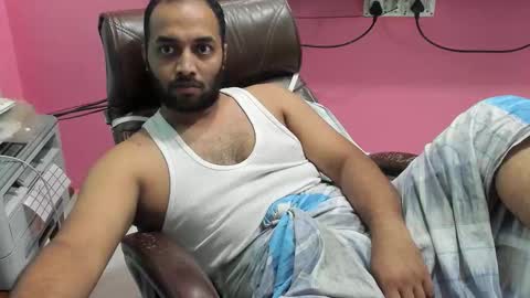 rwb17 online show from November 6, 2025, 7:42 am