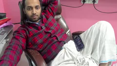 rwb17 online show from December 15, 2025, 10:41 am