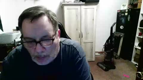 rwzar_1965 online show from April 12, 2026, 11:43 pm