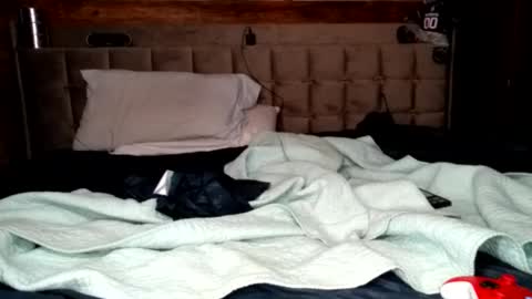 ryan198650 online show from April 25, 2026, 5:43 am