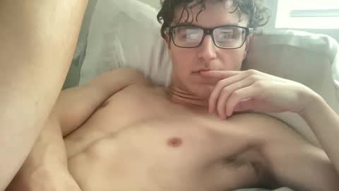 Snapshot of ryan287747 chatting on February 4, 2025, 9:52 pm ryan online show from February 4, 2025, 9:52 pm