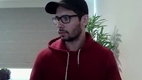 Ryan online show from December 2, 2025, 9:32 pm